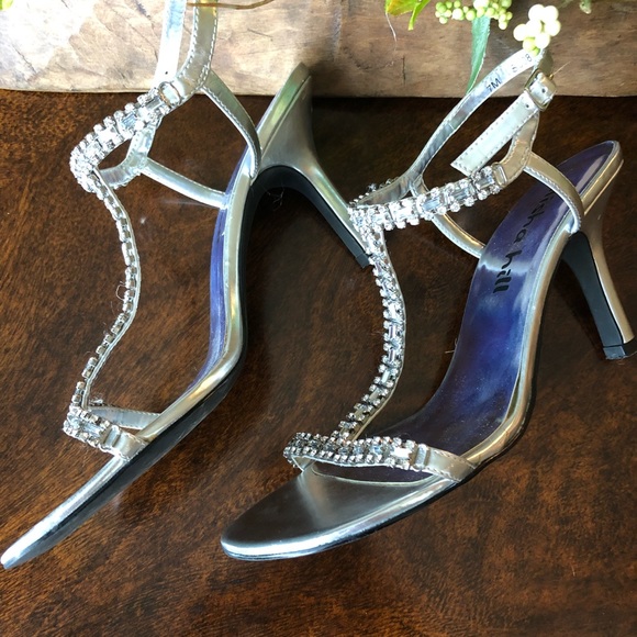 Alisha Hill Shoes in Silver with crystal accents - Picture 4 of 8